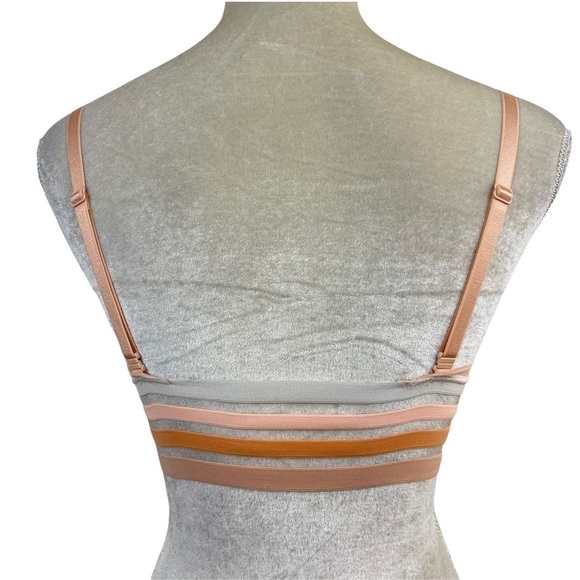 Victoria’s Secret T-Shirt Push-up Bra Size 34D Sheer Back - Picture 2 of 9